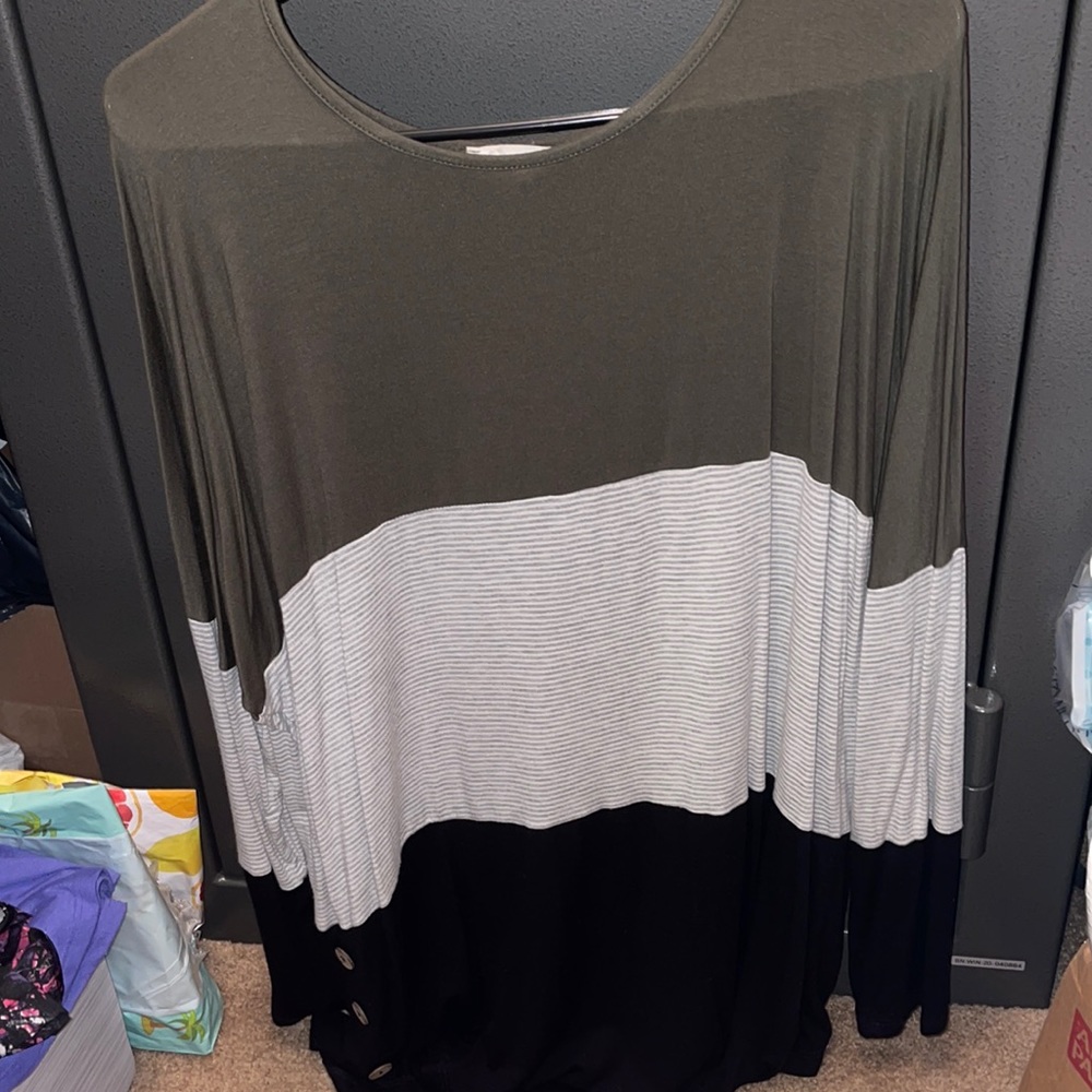 Color block tee